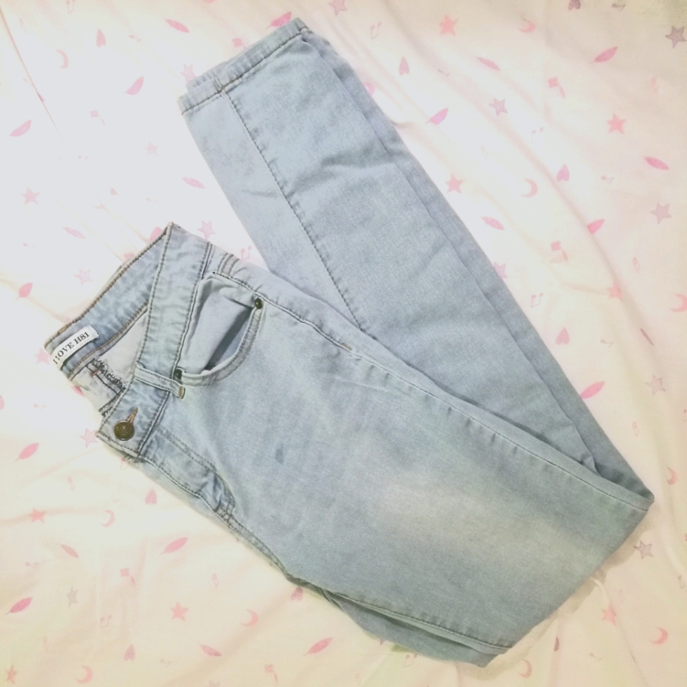 FREE Size 26 I Love H81 Skinny Jeans